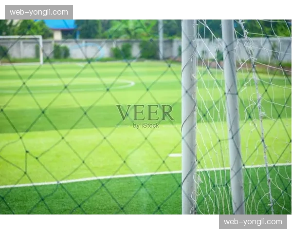 通讯:走访戛纳业余球场,探寻法国南部基层足球的热情 通讯:走访戛纳业余球场,探寻法国南部基层足球的热情